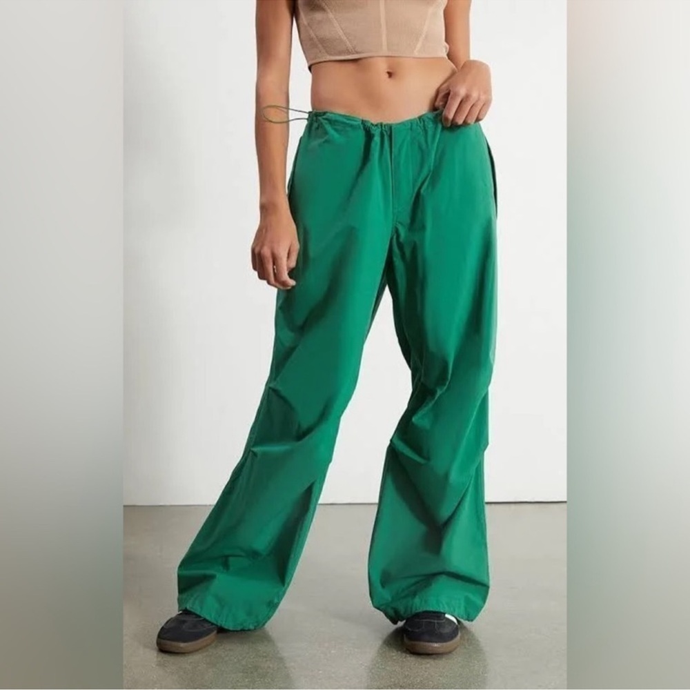 PAC SUN L.A. HEARTS GREEN CARGO PANTS  SMALL
